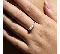 Stříbrný prsten se 3 bílými sladkovodními Gaura perlami