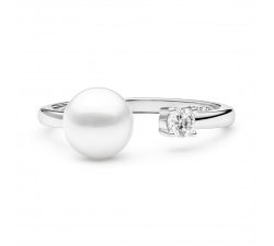 Stříbrný prsten s bílou sladkovodní perlou zdoben zirkonem